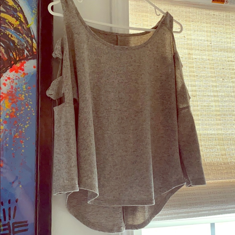 Sweater with bow sleeves
